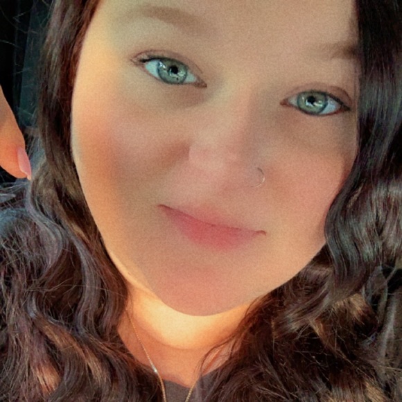 Meet your Posher, Samantha - Picture 2 of 3